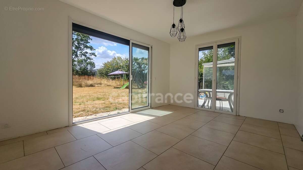A vendre 6 pièces MORIGNY-CHAMPIGNY (91) maison sur sous-sol total en bon état sur terrain clos de 1961 m² - photo 5