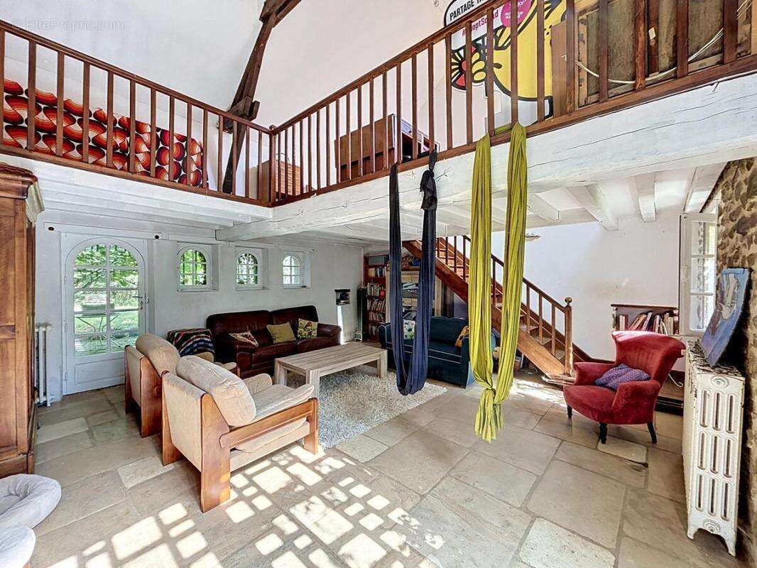 Maison 135 m² à Arpheuilles-Saint-Priest  - photo 5