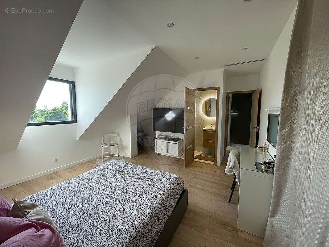 Maison à VAUX-SUR-SEINE