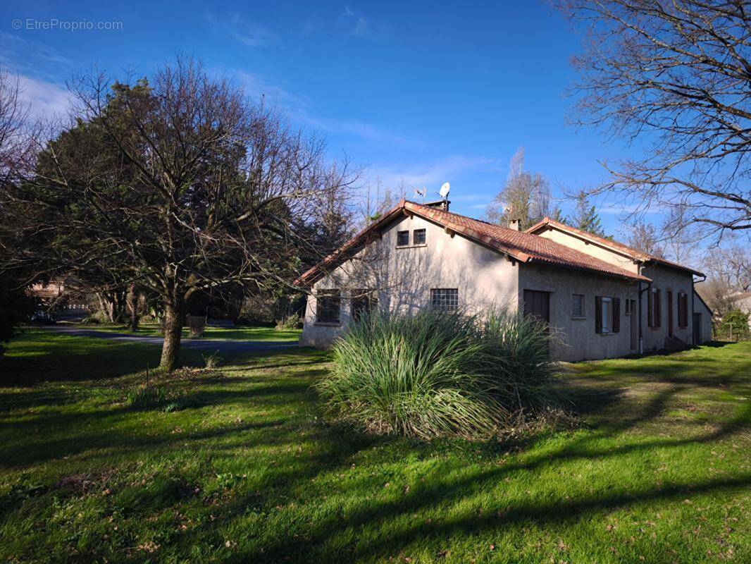Maison à LABRUGUIERE