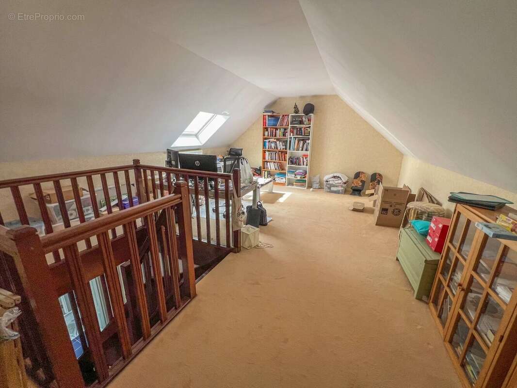 Maison à LE MESNIL-SAINT-DENIS