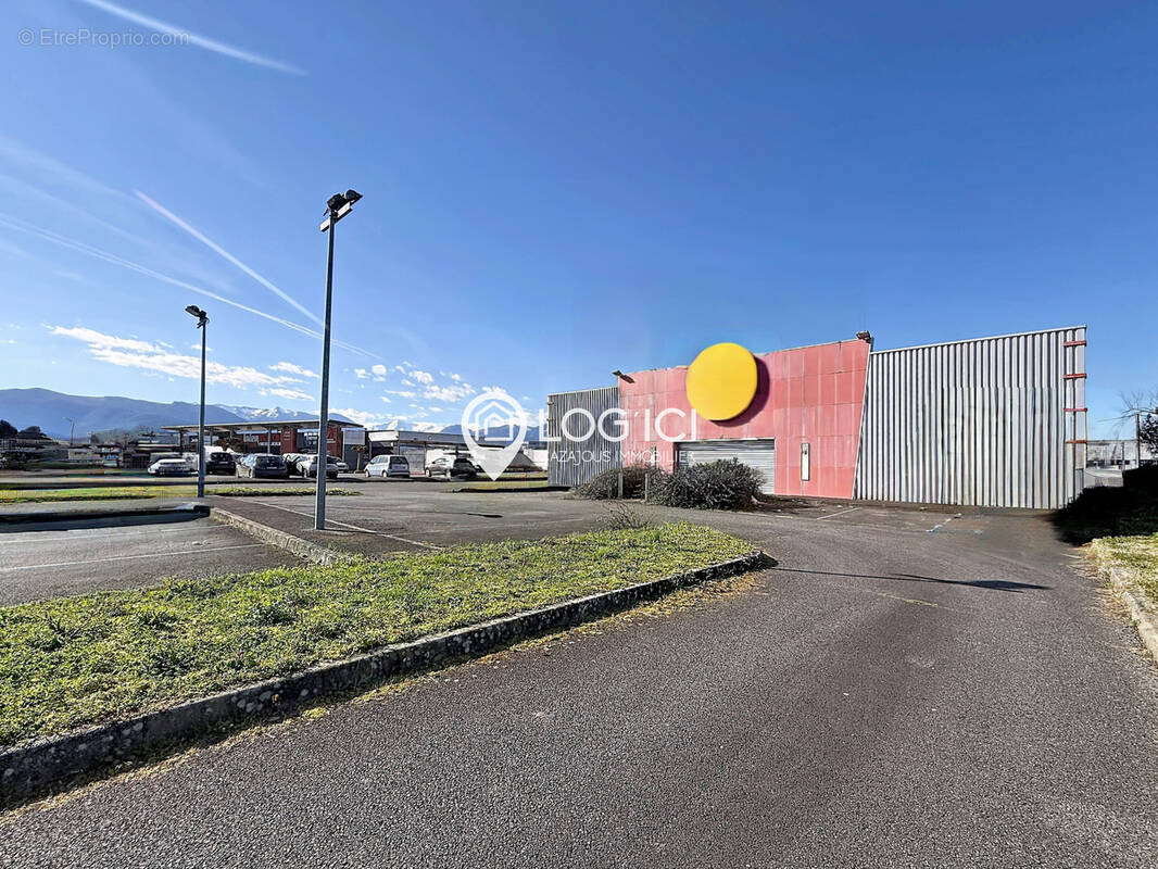 Commerce à COARRAZE