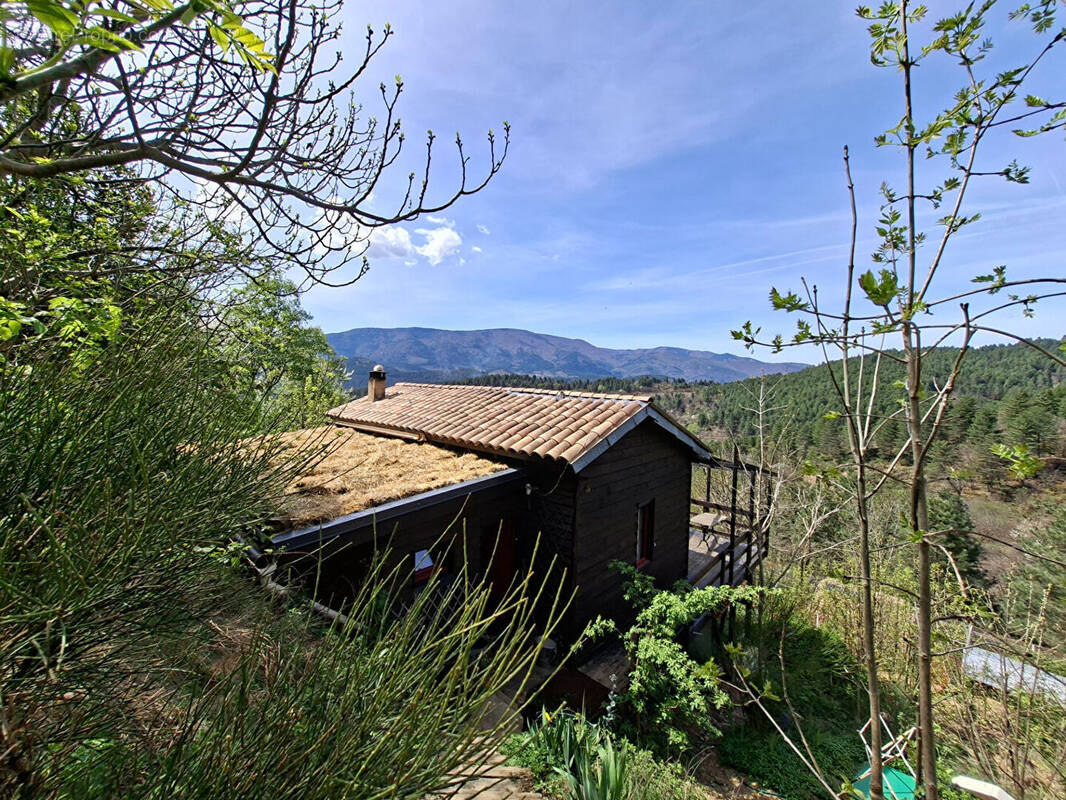Maison à AUJAC