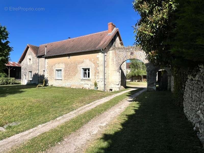 Maison à SAINT-SAUVEUR