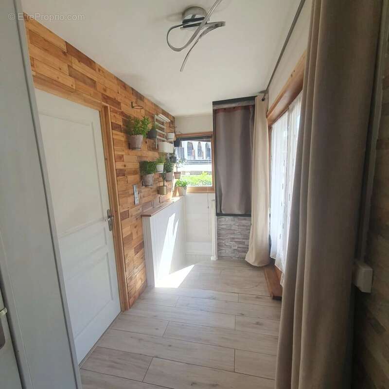 Appartement à MORILLON