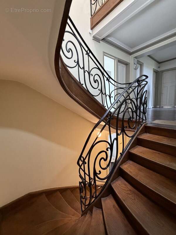 Appartement 420 m² à Lille  - photo 6