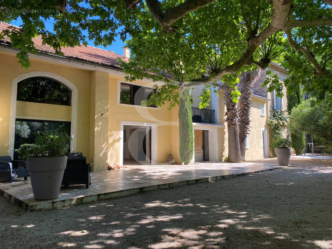 Maison à PERNES-LES-FONTAINES