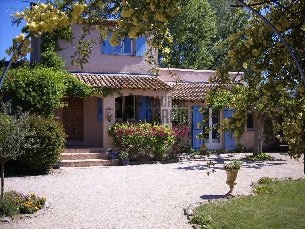 Maison à L'ISLE-SUR-LA-SORGUE