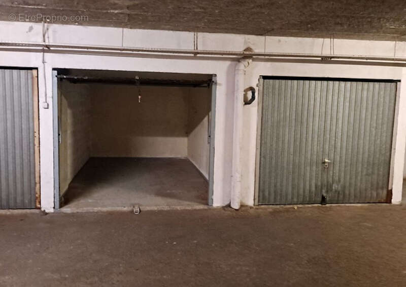 Parking / box 14m² à nice - photo 3