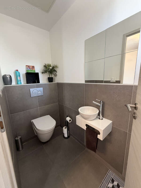 Issoire, magnifique maison moderne de 2015 sur les hauteurs, 155 m2 H, 4 chambres , DPE A, 4 sdb, piscine, dre - photo 8