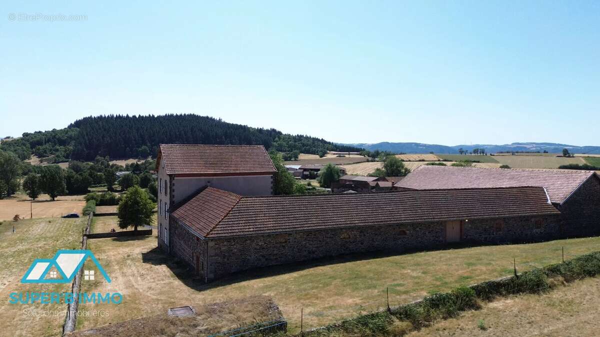 Maison de maitre avec dépendances et terrain - photo 21