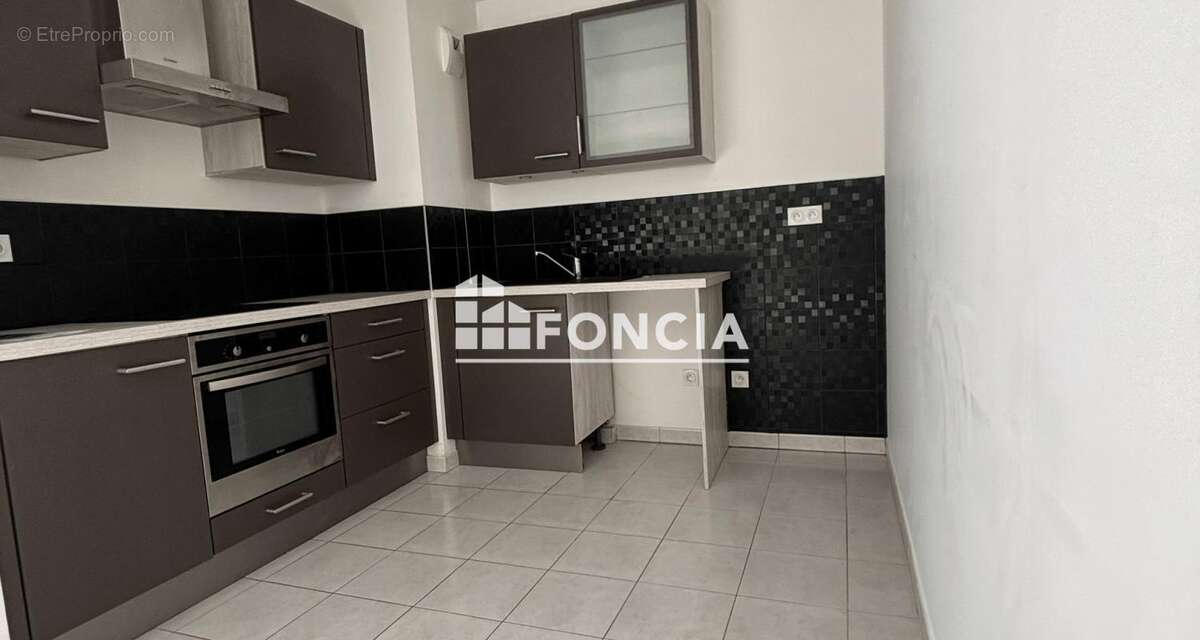 Appartement t3 avec terrasse - photo 3