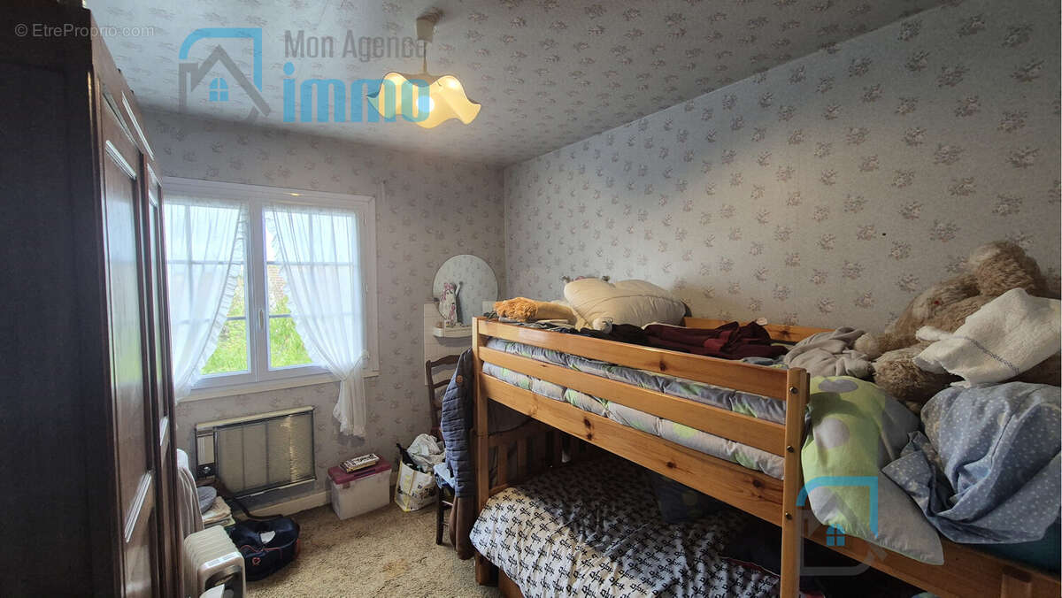 Maison à LA CHAPELLE-SAINT-URSIN