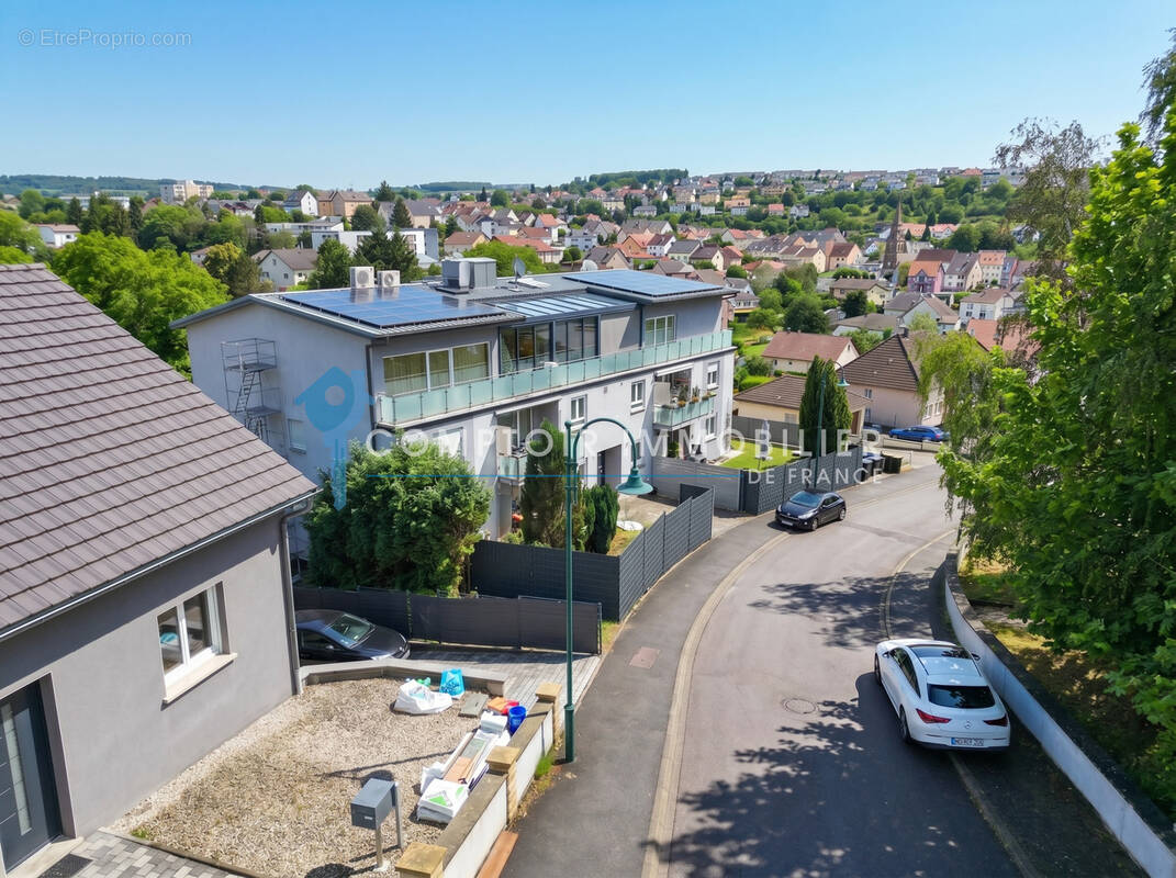 Oeting   Superbe F3 de 77 m2 avec balcon panoramique, garage et faibles charges - photo 1