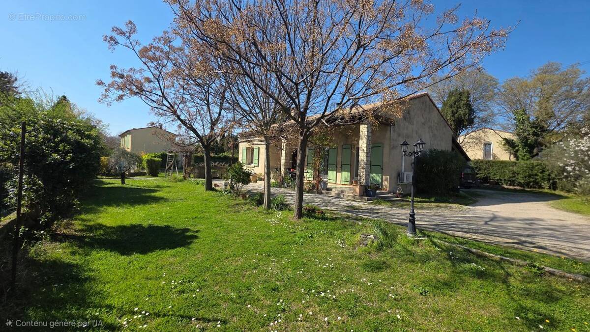 Maison à PELISSANNE