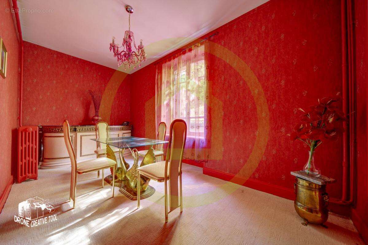 Maison à LACROIX-SUR-MEUSE