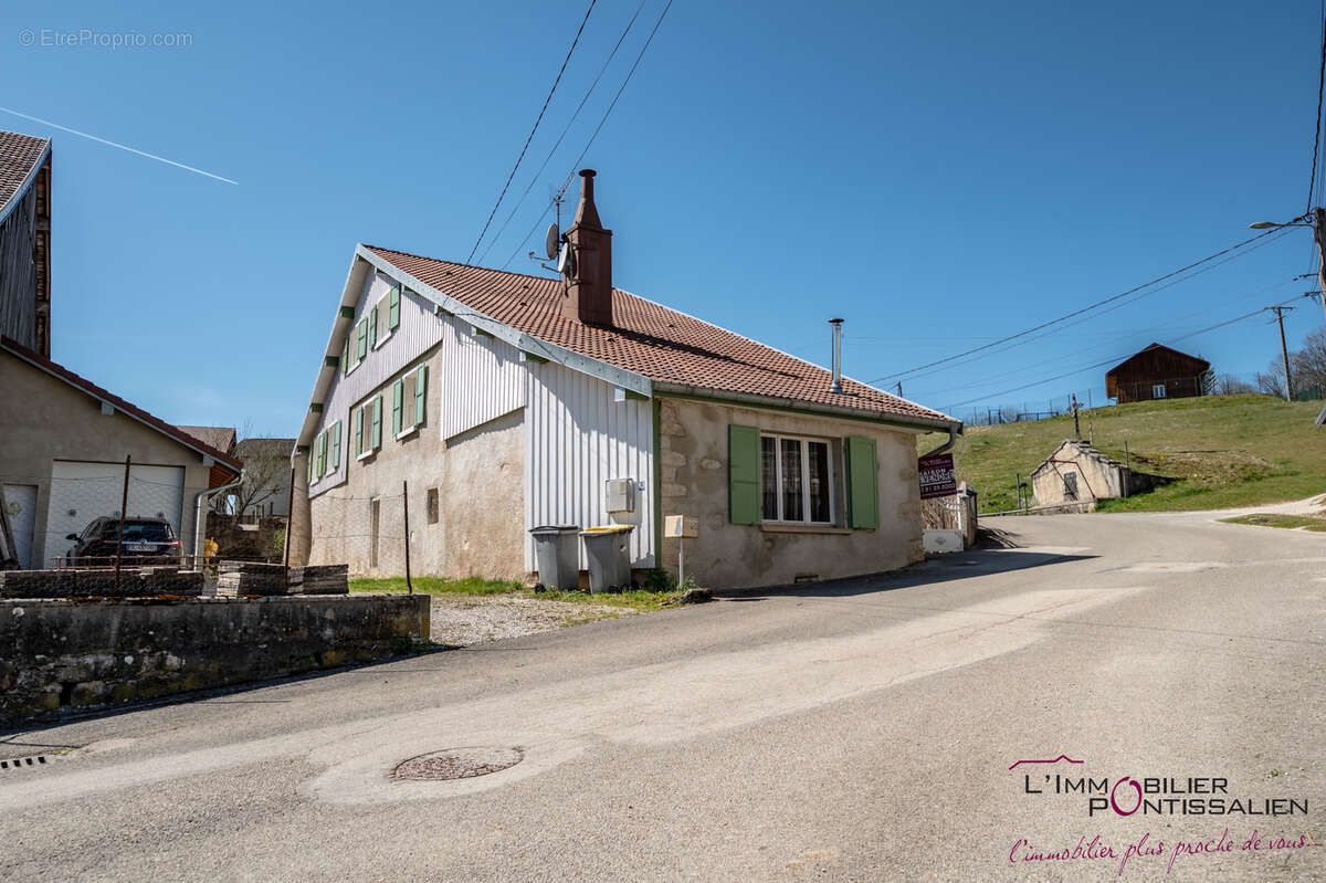 Maison à OUHANS