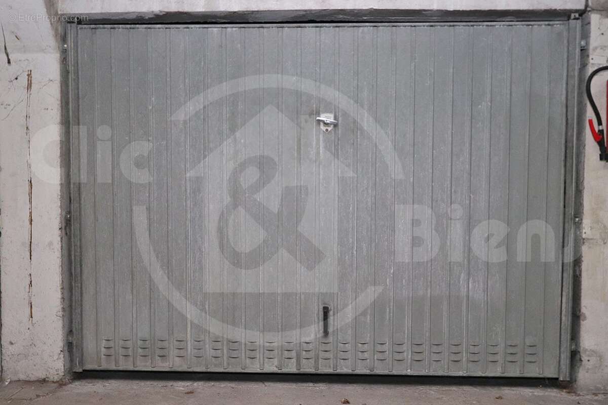 082025 - Parking à BOIS-COLOMBES