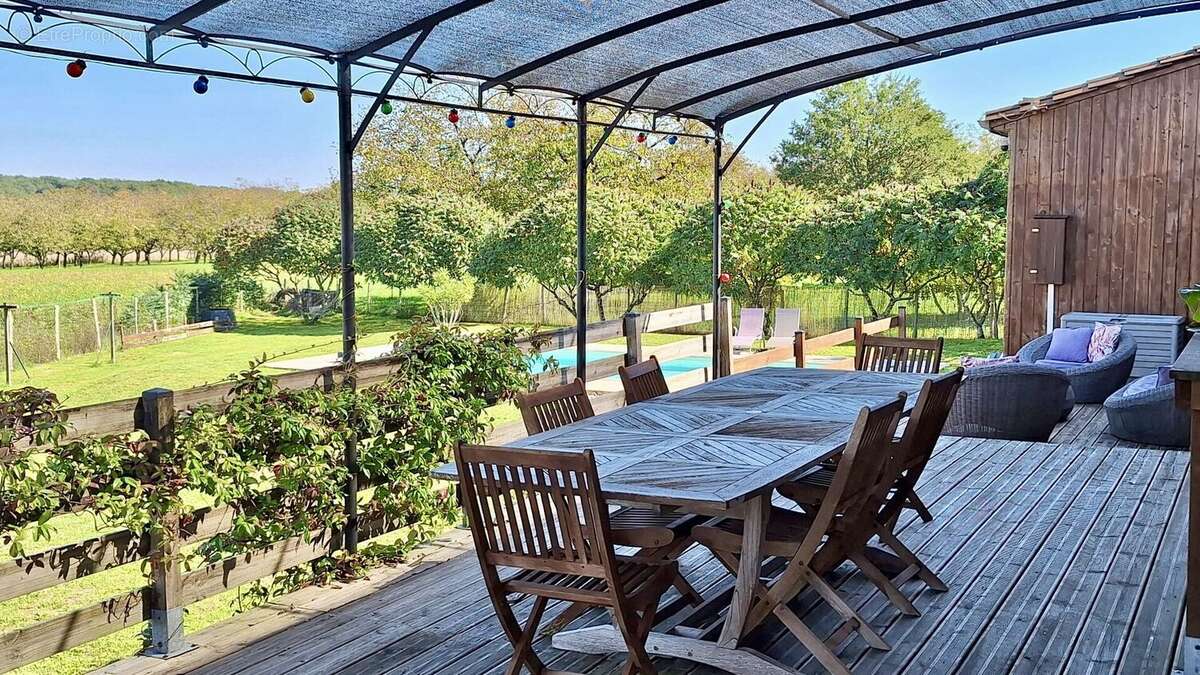 1000011989 - Maison à MEYRALS