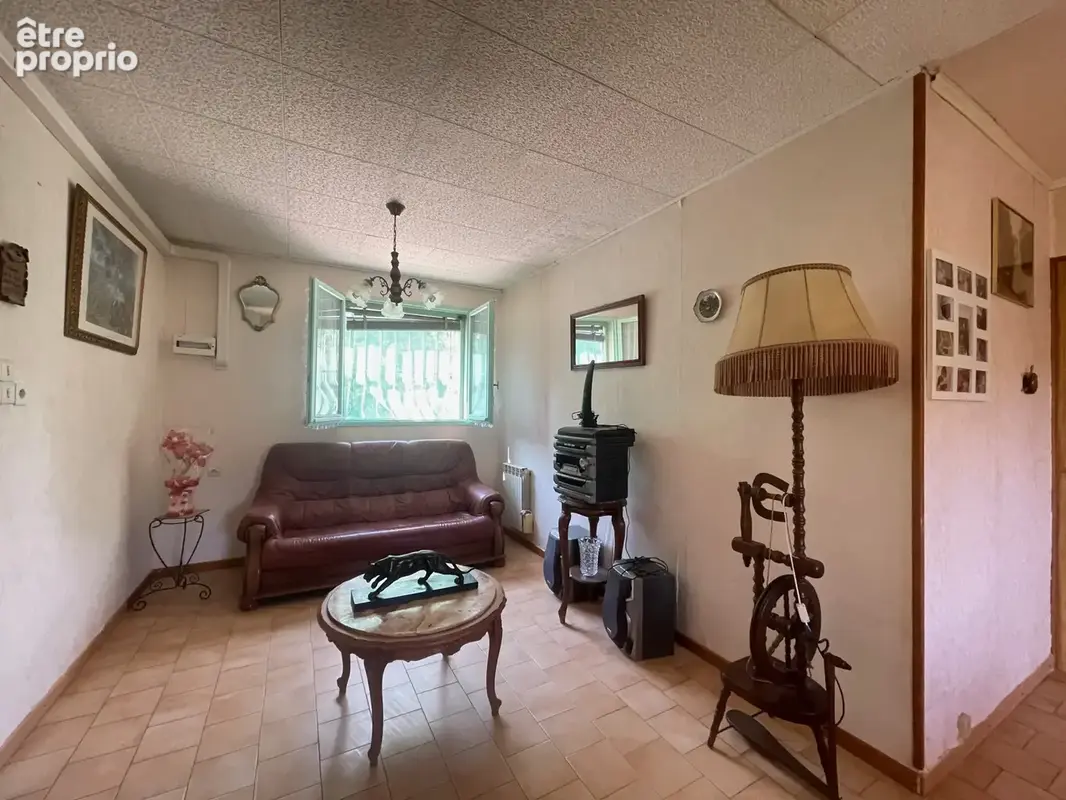 Maison composee de deux logements sur terrain de 2162m2 - photo 5