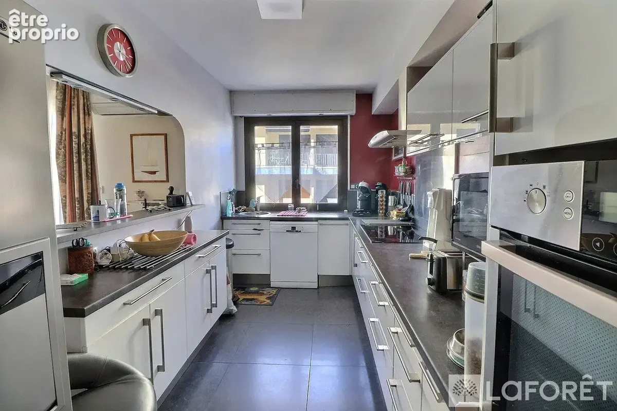 Hyères-Situation exceptionnelle-F4-103m²-Terrasse et Garage. - photo 4