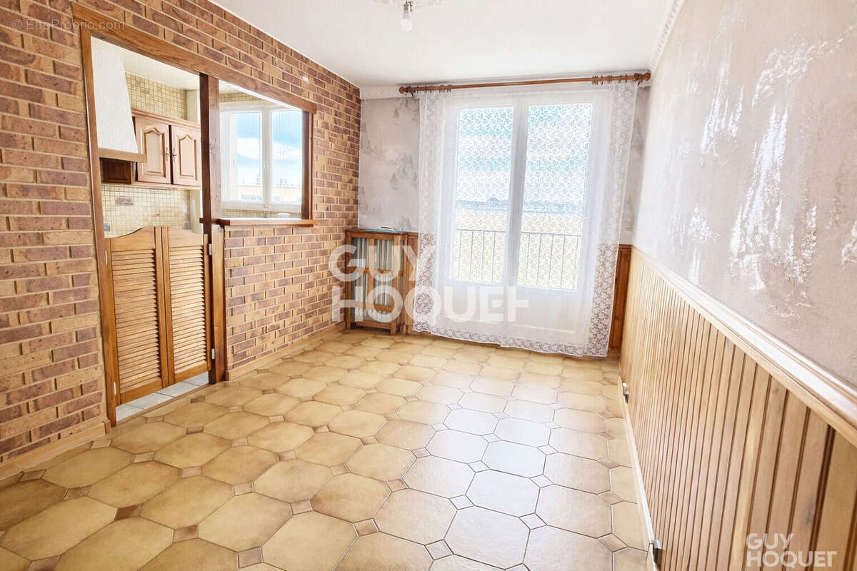 Appartement à AUBERVILLIERS