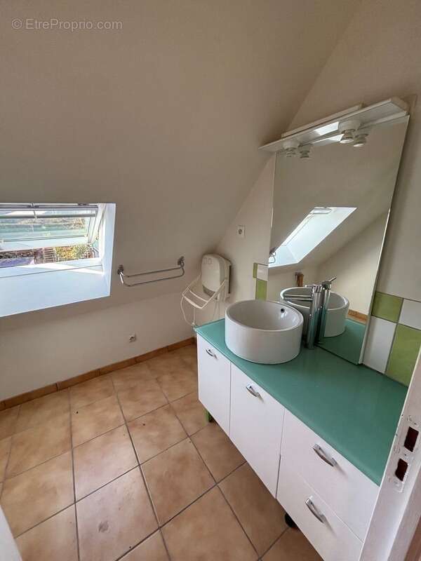 Appartement à MARSEILLES-LES-AUBIGNY