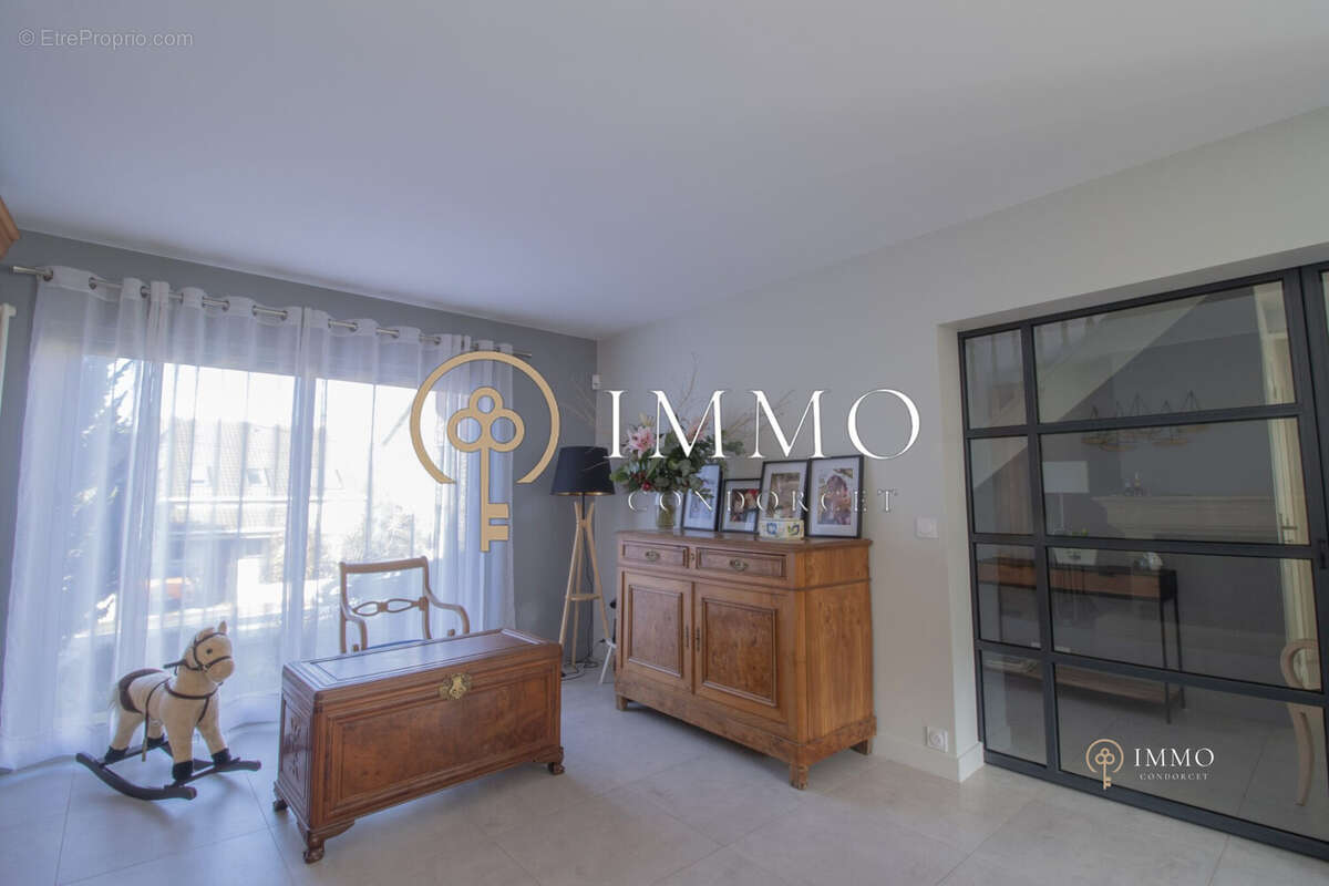 Maison à L&#039;HAY-LES-ROSES