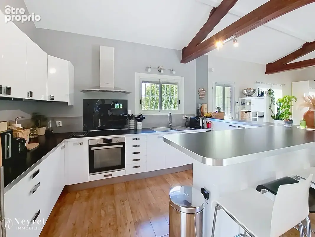 Maison traditionnelle de 140 m2, 7 pièces, 4 chambres sur terrain de 852 m2 - photo 7