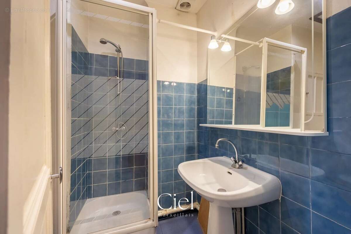 Appartement à MARSEILLE-6E