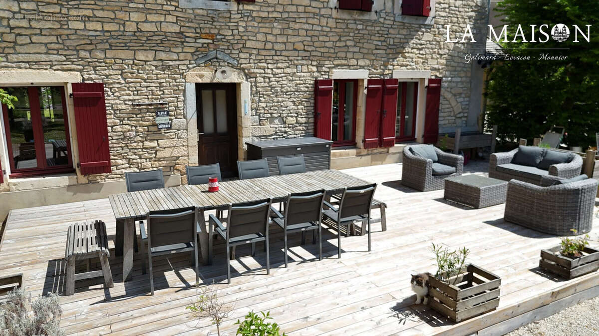 Maison à FLEUREY-SUR-OUCHE