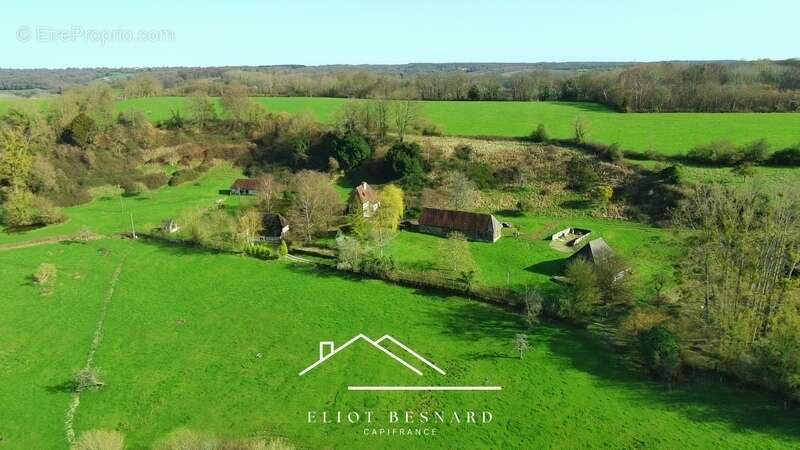En exclusivité - Maison à colombages du XVIIᵉ siècle avec dépendances et 5 hectares – Grandchamp-le-Château - photo 15
