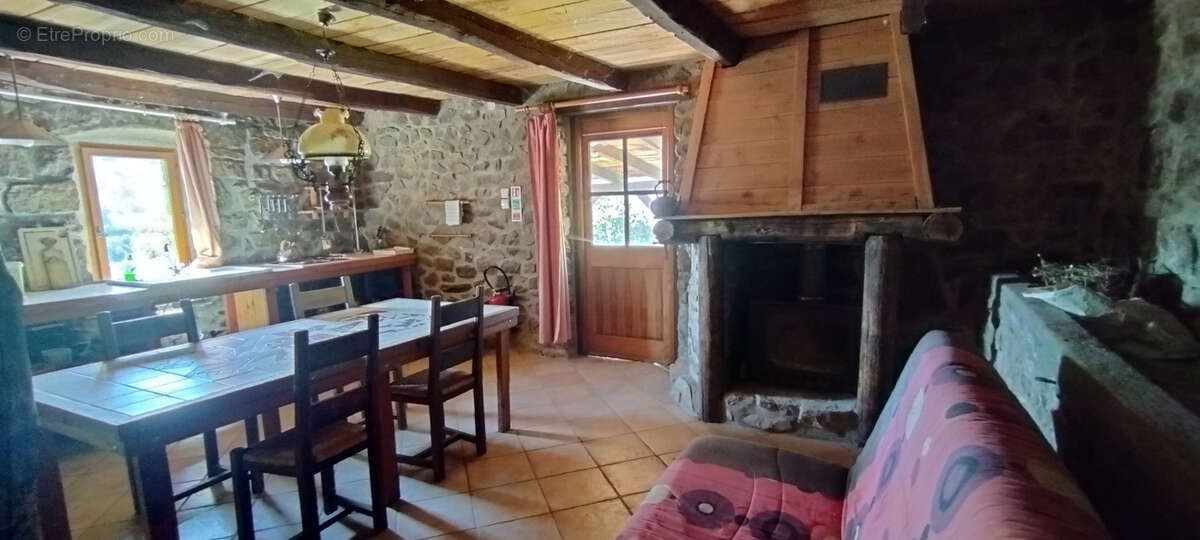 Maison à NONIERES