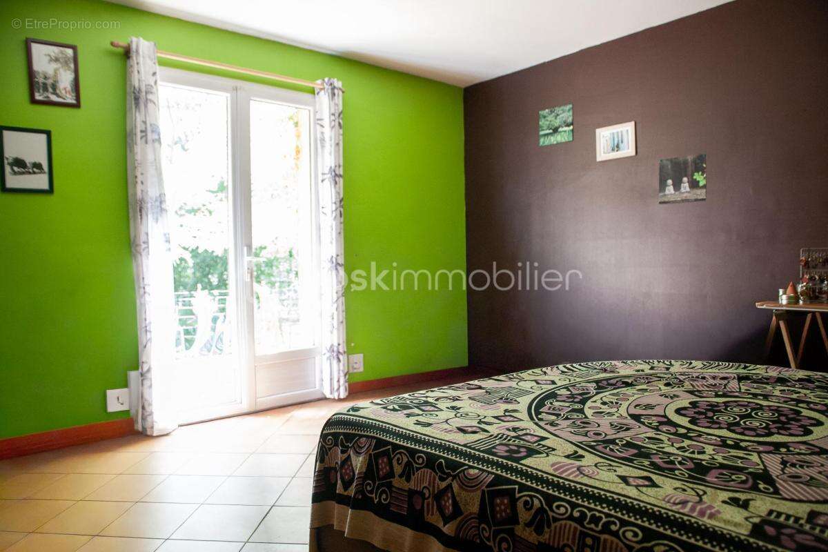 Maison de plain-pied avec terrain plat et arboré de 5 587 m² - photo 10