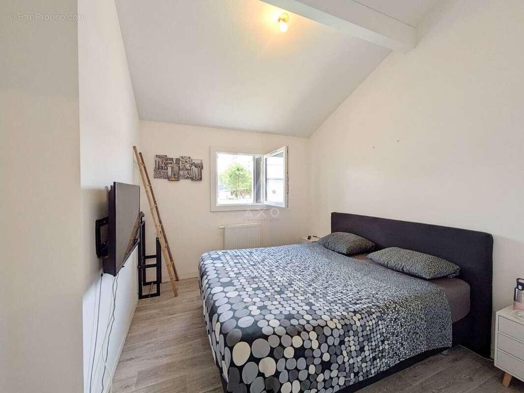 Maison 3 pièces  69 m²  Jardin, dépendance et stationnement - photo 8