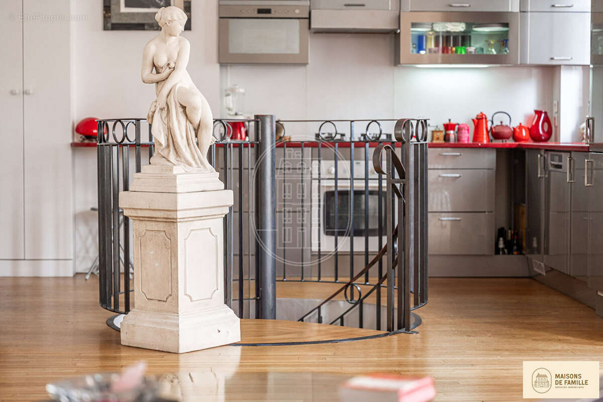 Appartement à PARIS-18E