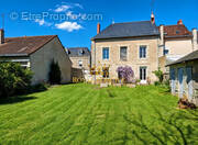 Maison ancienne 203m² avec 5 chambres - Maison à DANGE-SAINT-ROMAIN