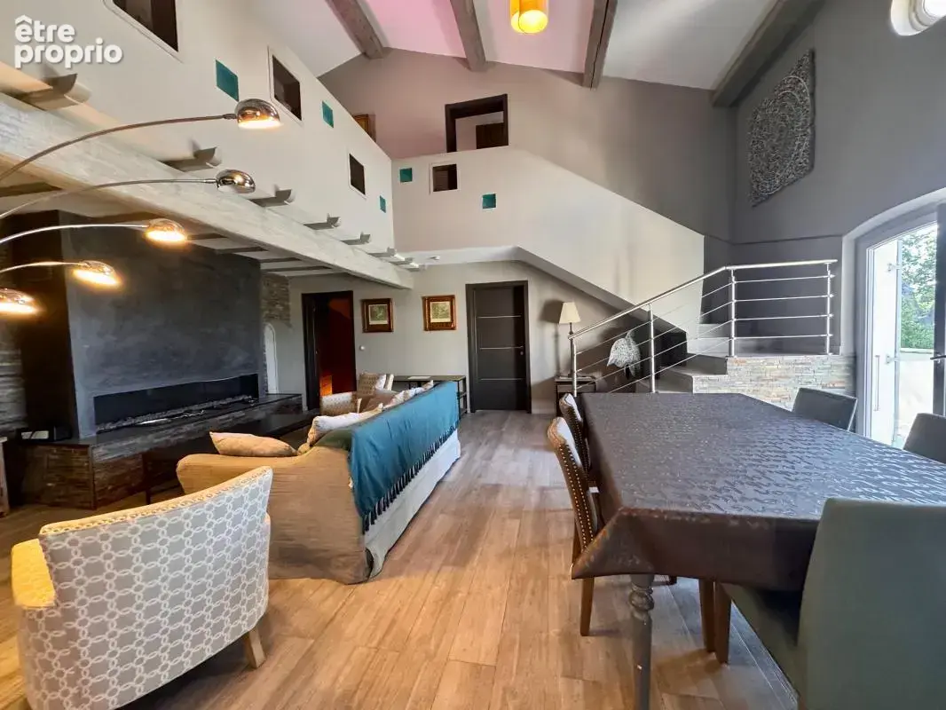 Saint-raphaël – maison de 196 m² avec piscine, vue et espaces de vie généreux - photo 9