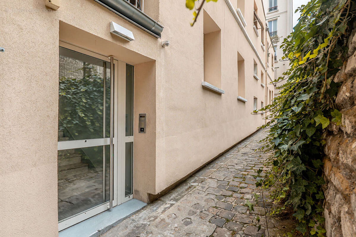 Appartement à PARIS-18E