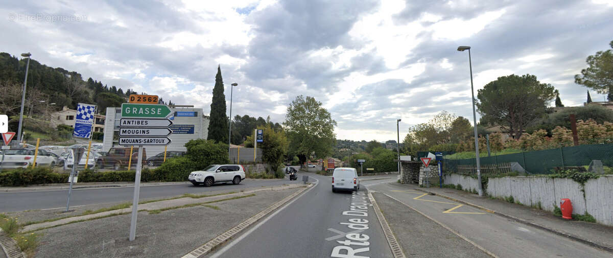 Parking à PEYMEINADE