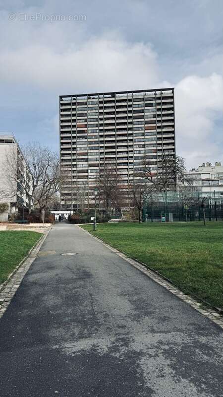 Appartement à PARIS-20E