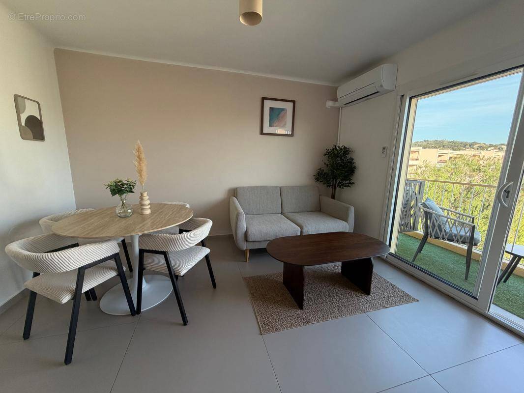 Appartement à SIX-FOURS-LES-PLAGES