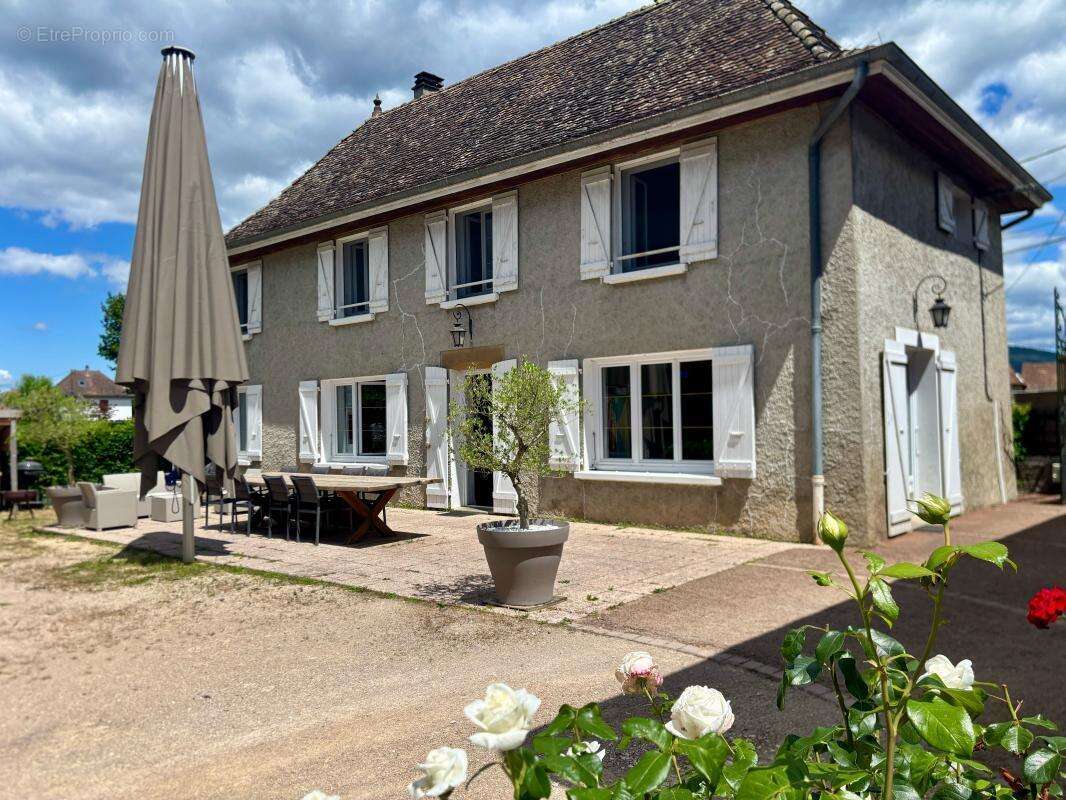 Maison à MORESTEL