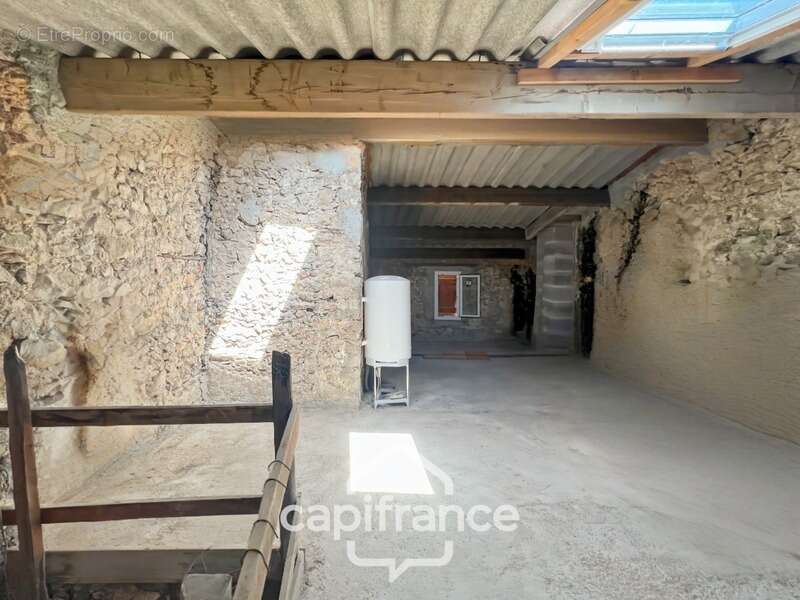 Maison à CAMPS-LA-SOURCE