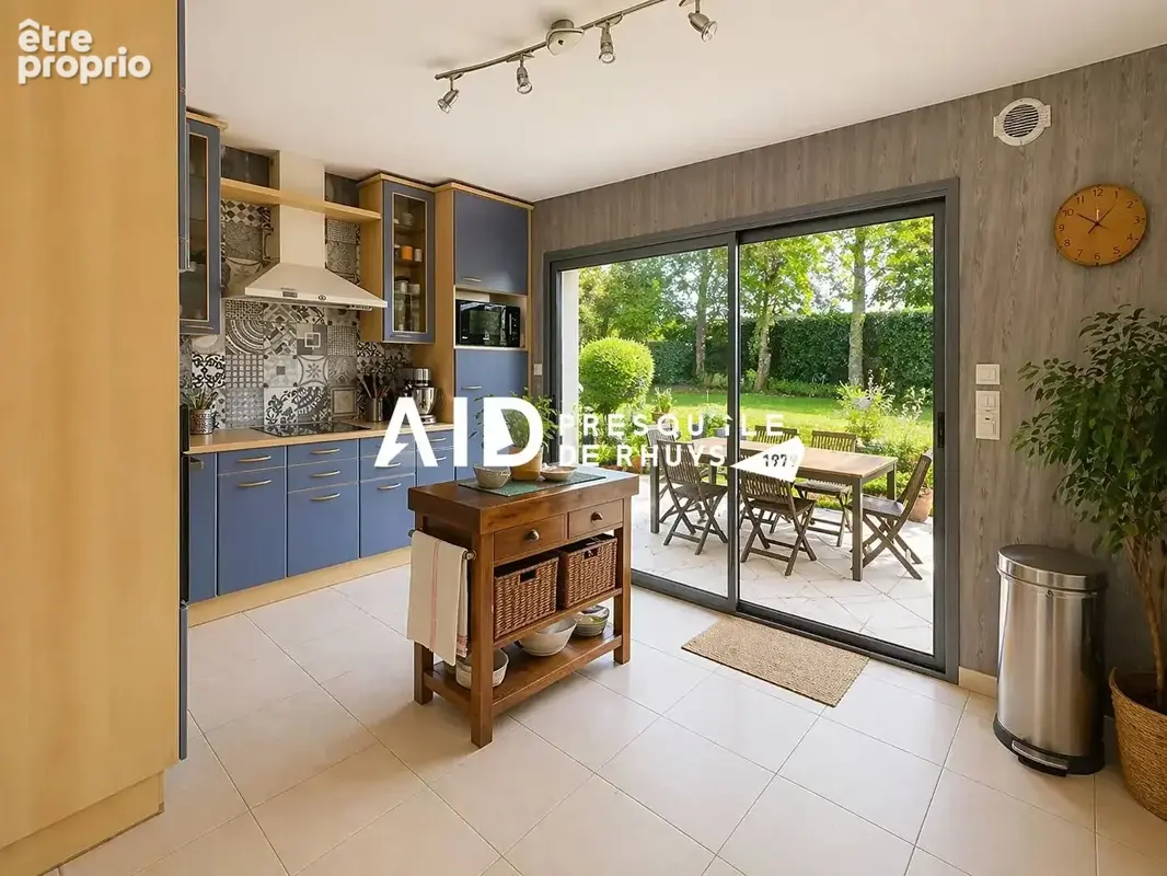 Maison 220 m² aux portes du bourg de Sarzeau. - photo 6