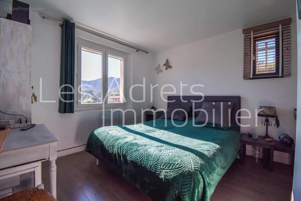 Maison à LES ADRETS-DE-L&#039;ESTEREL