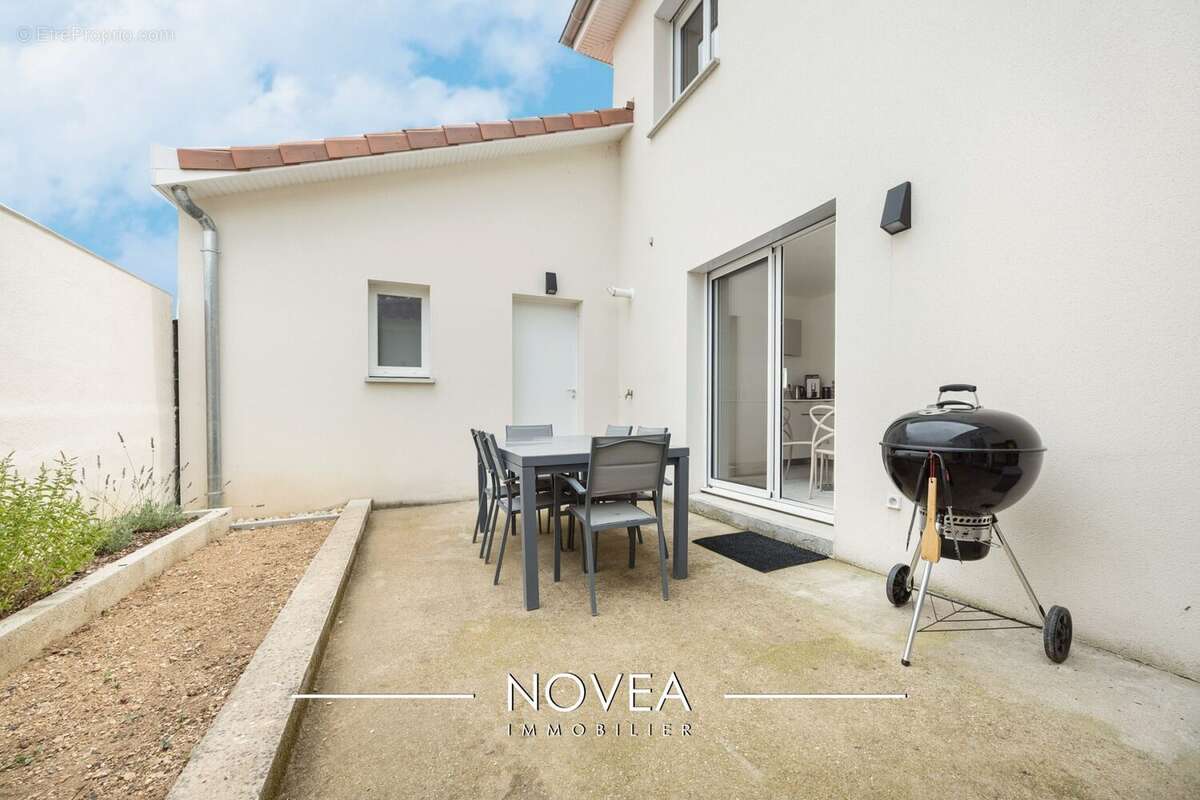 Maison 124 m² à Grezieu-La-Varenne  - photo 7