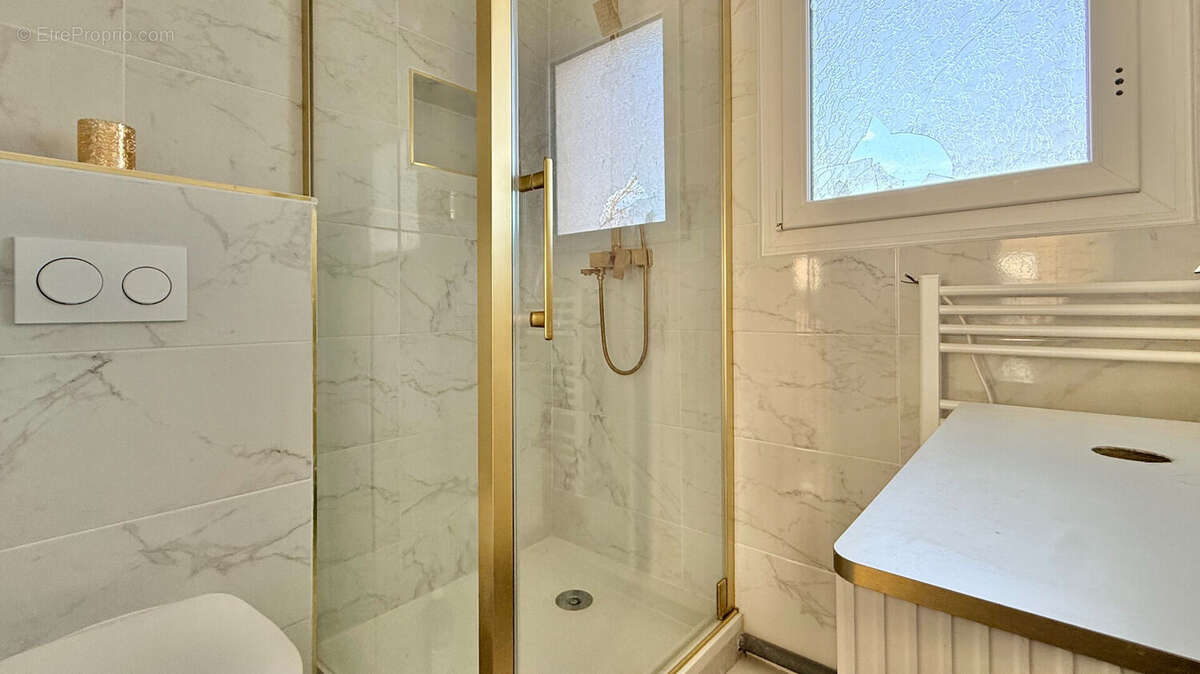 Maison à SAINT-PIERRE-DU-PERRAY