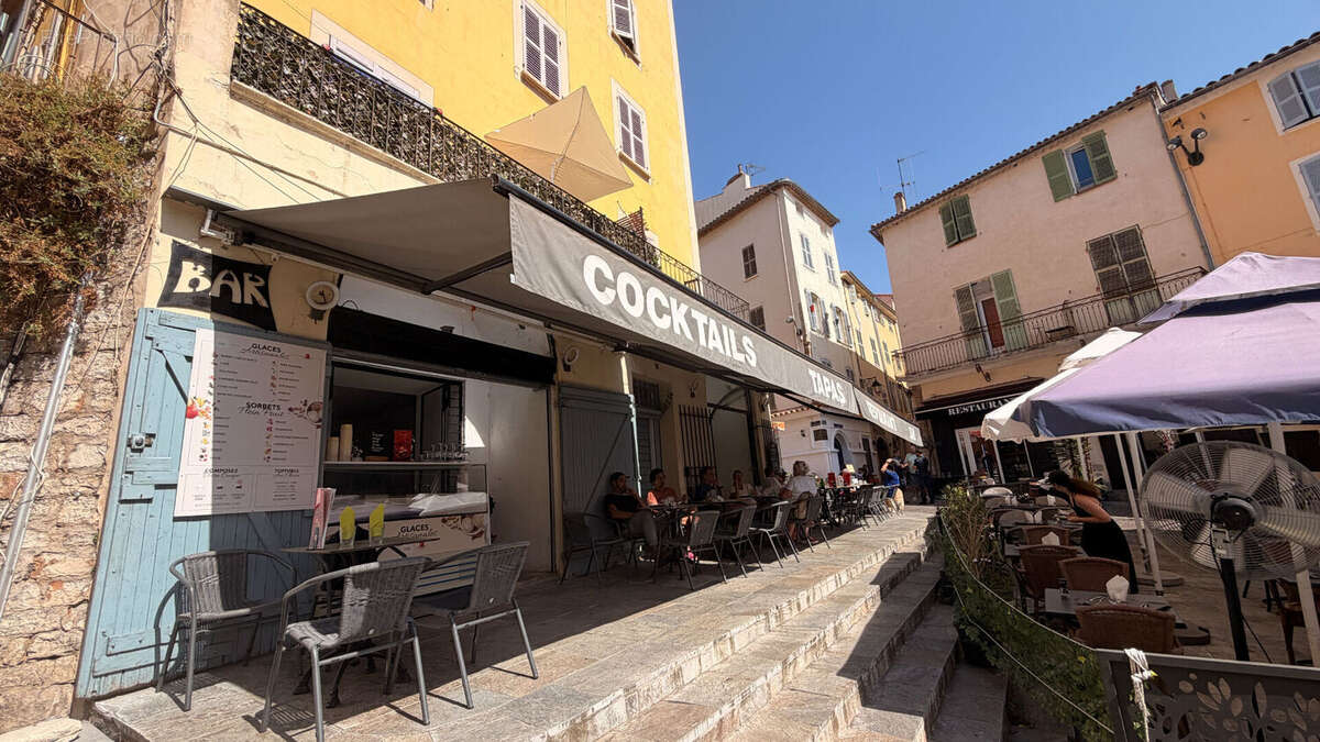 A vendre fonds de commerce bar-brasserie-glacier 96 m2 licence iv idealement situe dans le centre de hyeres - photo 5