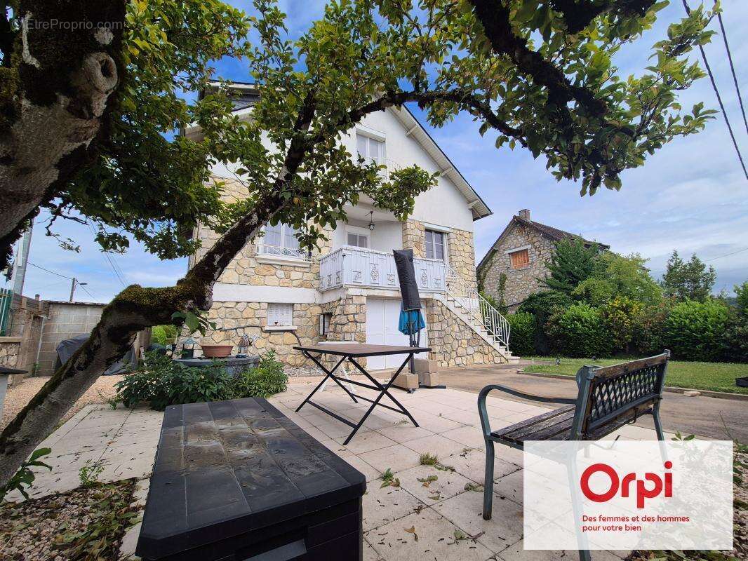 Maison à TERRASSON-LAVILLEDIEU